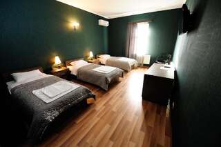 Отель Hotel Darchi Тбилиси Трехместный номер-1